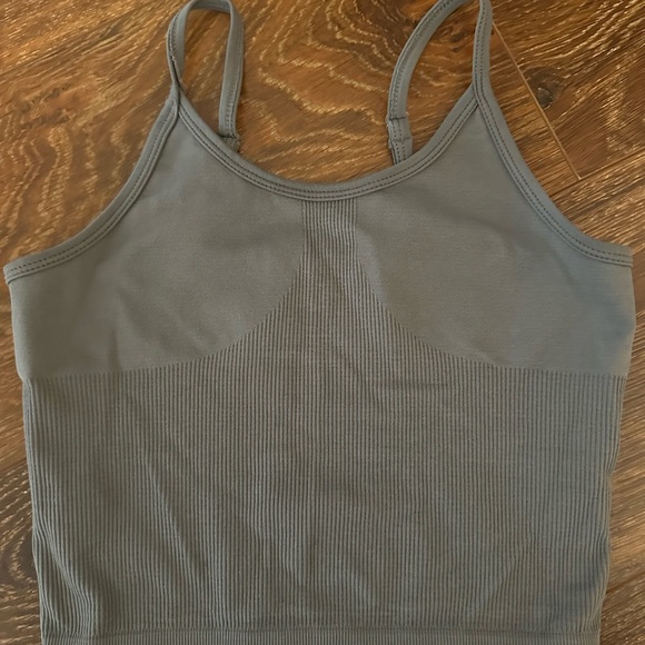 Cropped Tank Tops set - Picture 4 of 4